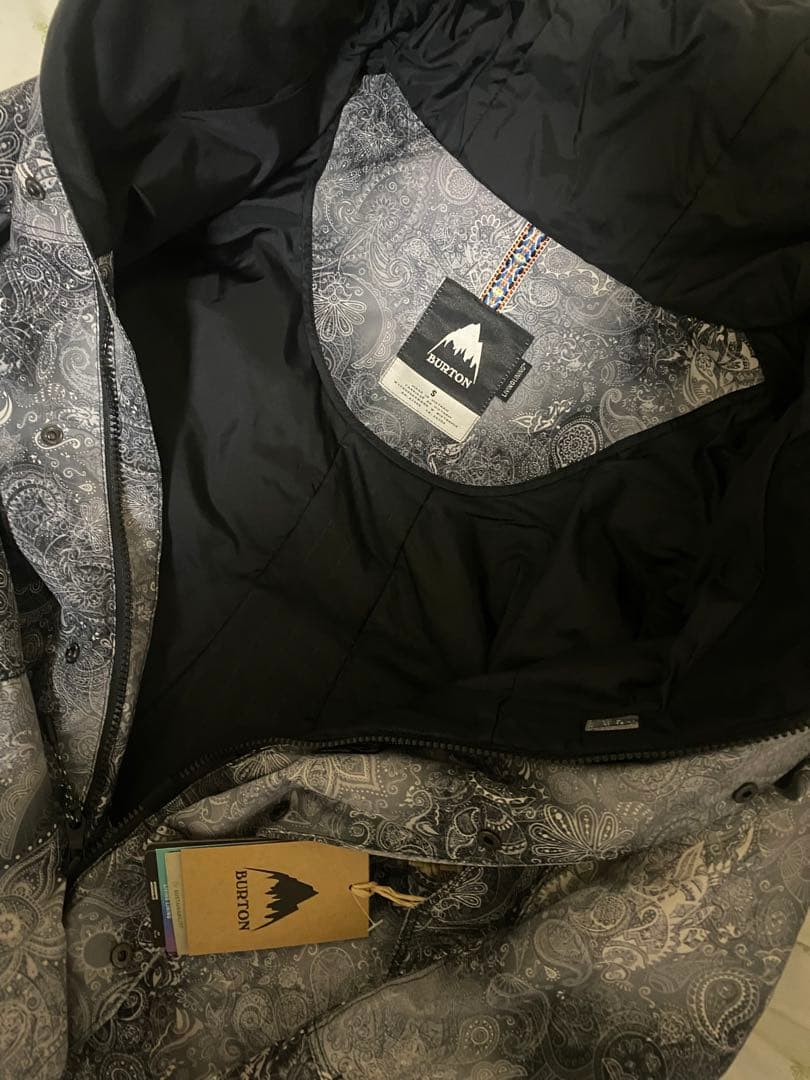 ‼︎お値下げ‼︎[未着用タグ付き]Burtonスノボウェア