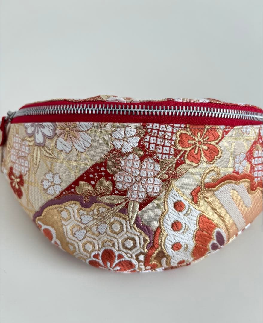 帯リメイク クロスボディバッグ｜華やかな花柄｜和モダンボディバッグ｜一点物