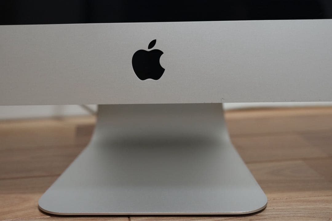 値下げ　Apple iMac (21.5-inch, Late 2009)