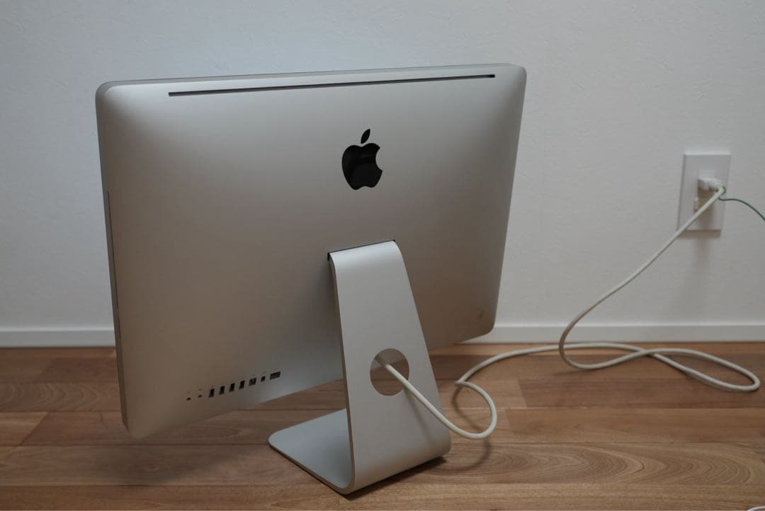 値下げ　Apple iMac (21.5-inch, Late 2009)