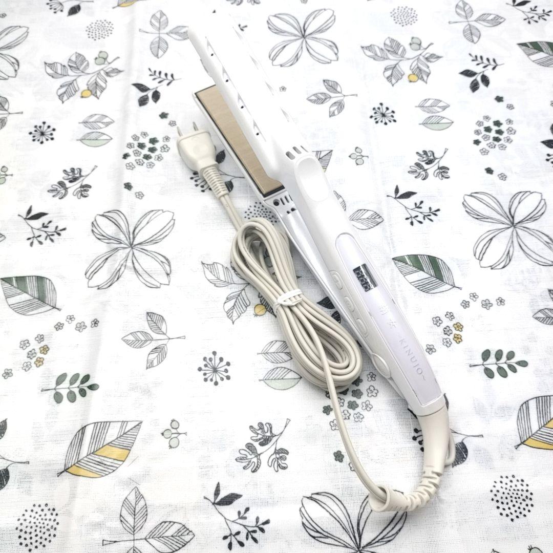 《ほぼ未使用》 KINUJO 絹女 ストレート アイロン ホワイト