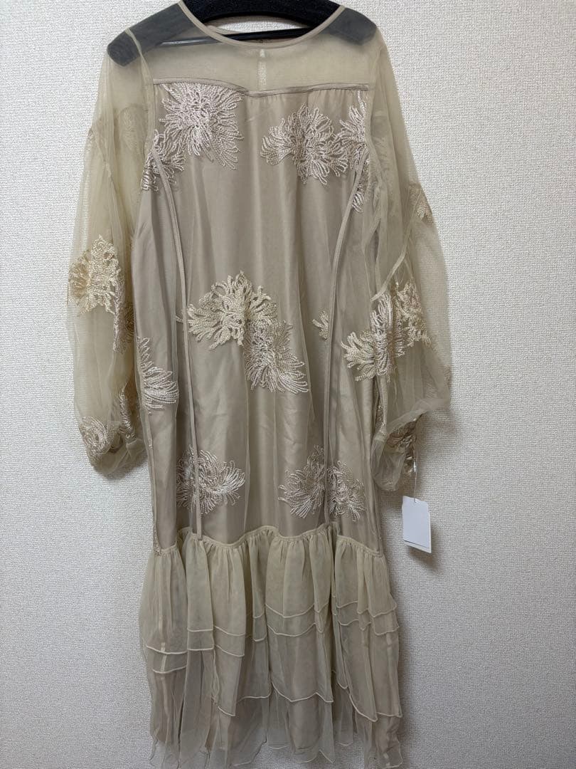 新品niana フラワー 刺繍ティアードフリルドレス Aライン パーティードレス