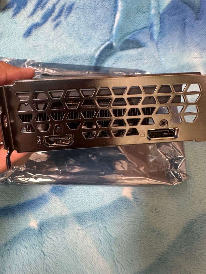 GIGABYTE RX 6500 XT グラフィックボード