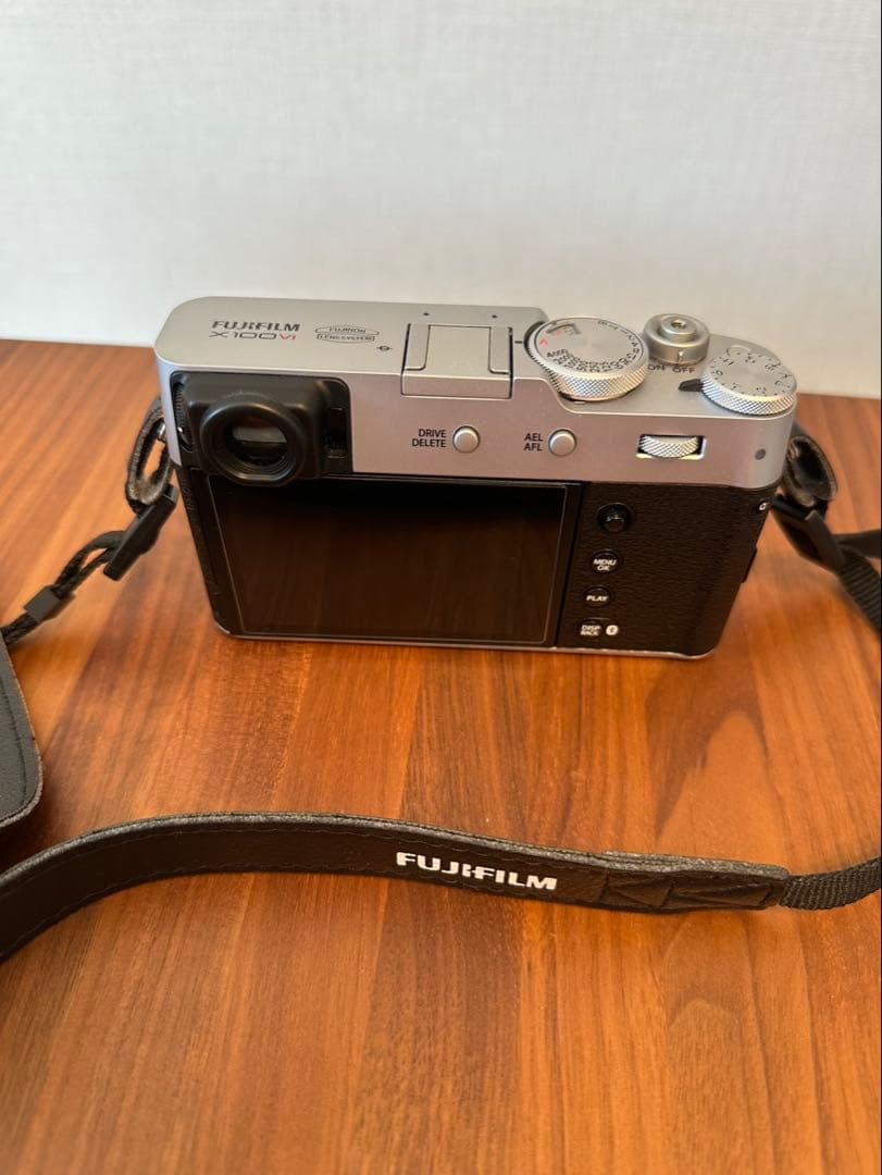 【山本】富士フイルム X100Ⅵ シルバー 1年保証付き