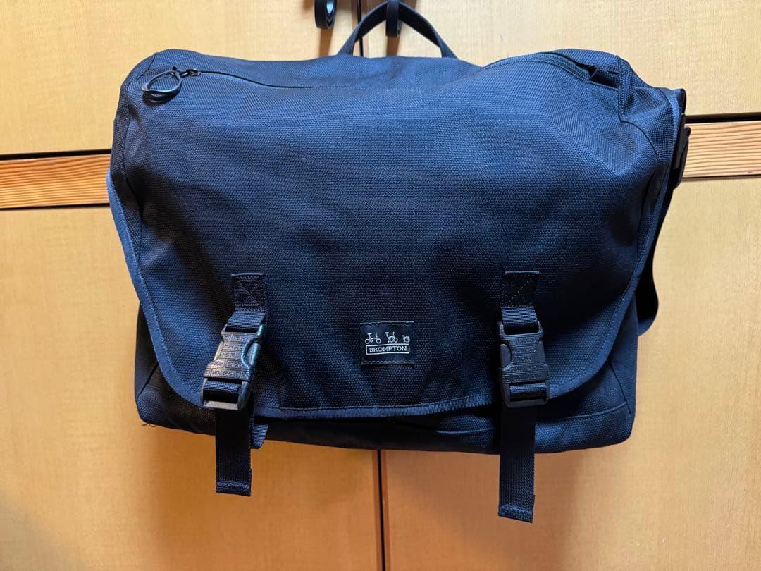 アクセサリー BROMPTON Messenger Bag 23L Black