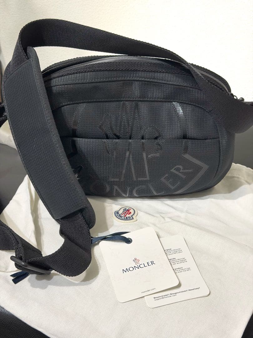 てつりんですモンクレール Cut Cross Body Bag