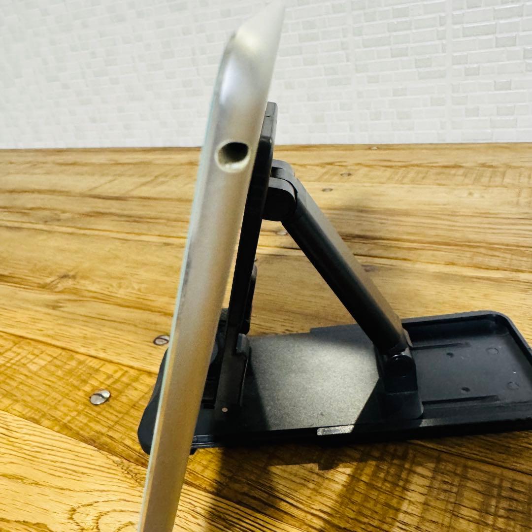 iPad mini 4（Wi-Fiモデル）128GB シルバー　本体＋ケース付き