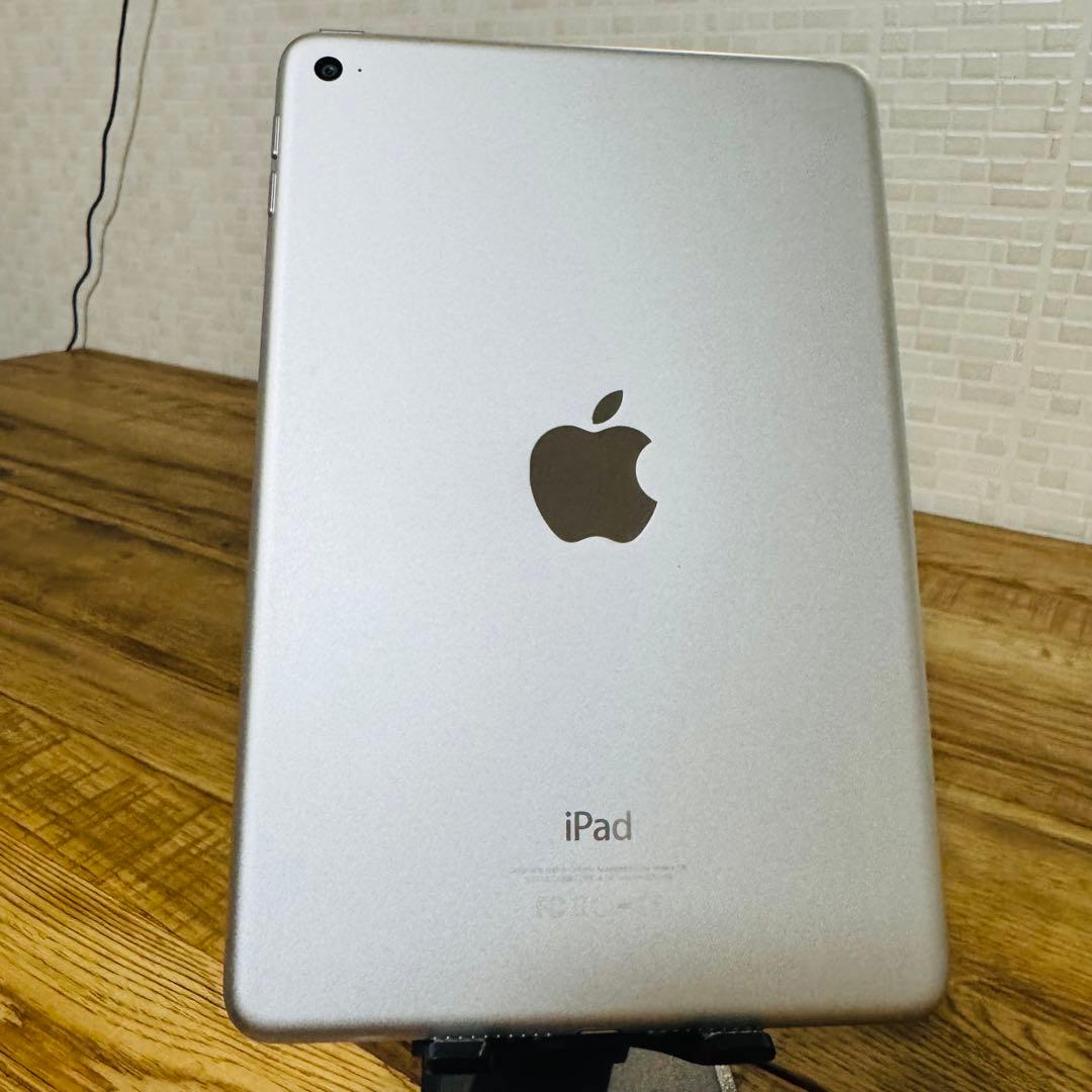 iPad mini 4（Wi-Fiモデル）128GB シルバー　本体＋ケース付き