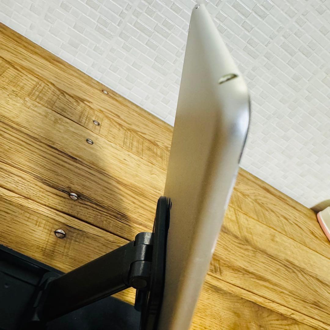 iPad mini 4（Wi-Fiモデル）128GB シルバー　本体＋ケース付き