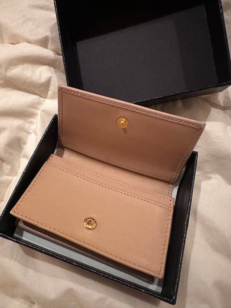 PRADA ピンクレザー 名刺入れ