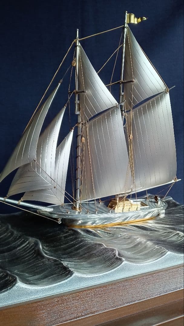 桜　銀製　２本マストヨット　２号 桐箱入り ガラスケース付き