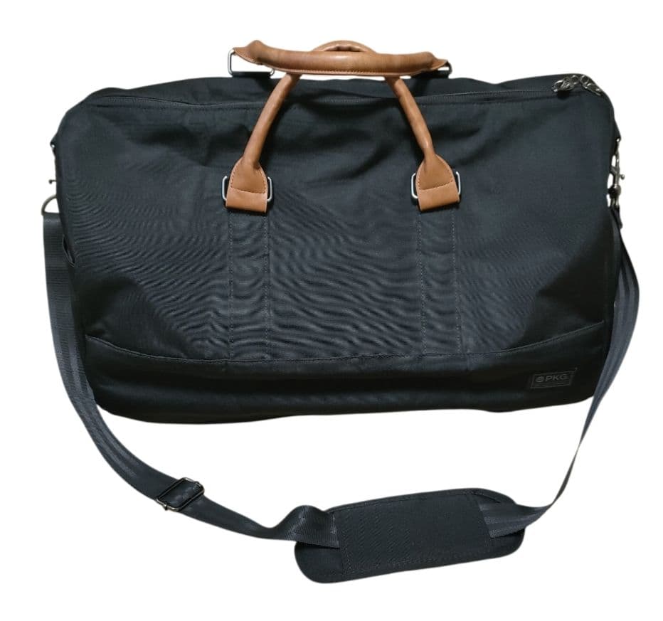【新品】　PKG ピーケージー 42L ボストンバッグ 大容量 靴収納 ブラック