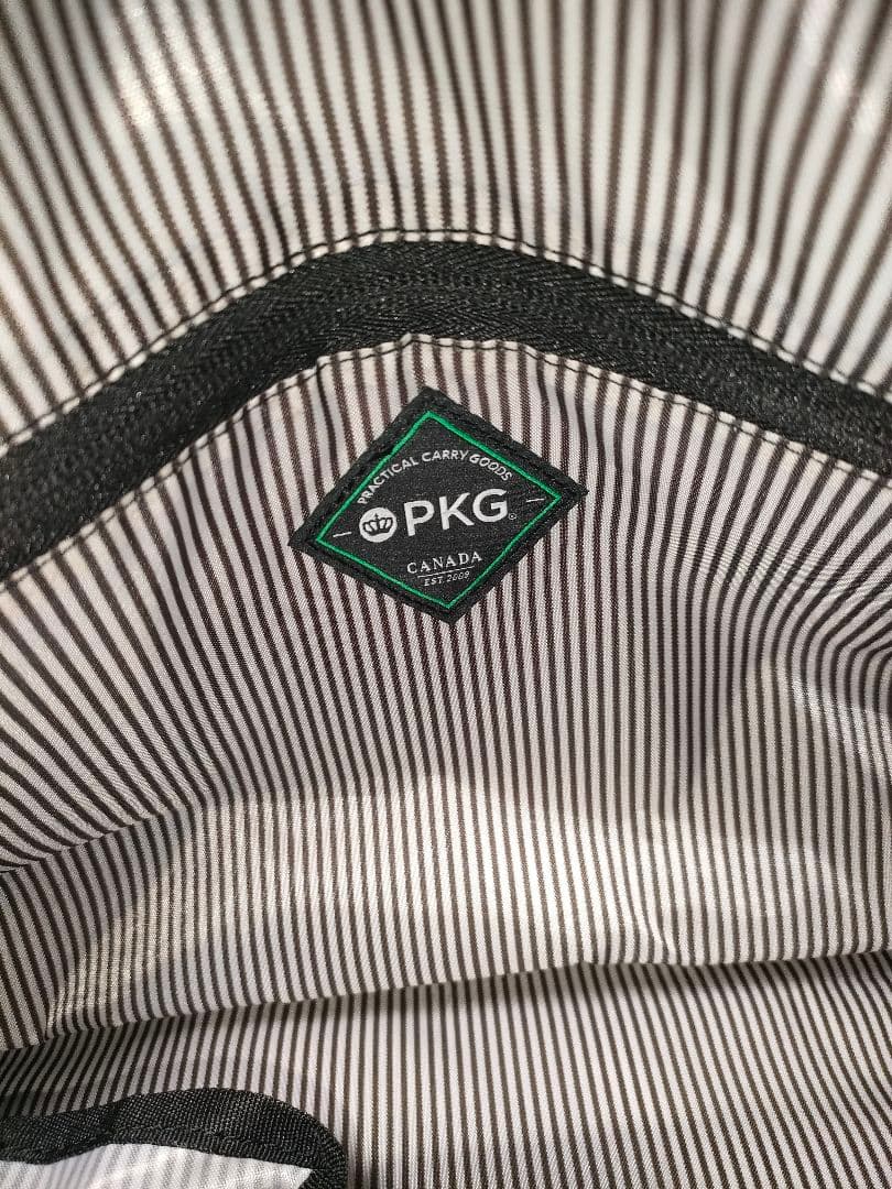 【新品】　PKG ピーケージー 42L ボストンバッグ 大容量 靴収納 ブラック