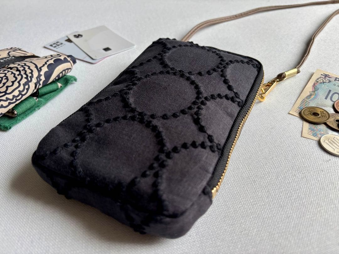 【スマホショルダー】ミナペルホネン タンバリン charcoal × black