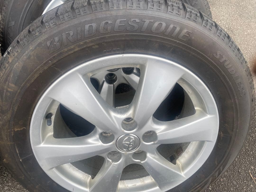 送料込み　ブリザックVRX 215/60r17. トヨタ純正