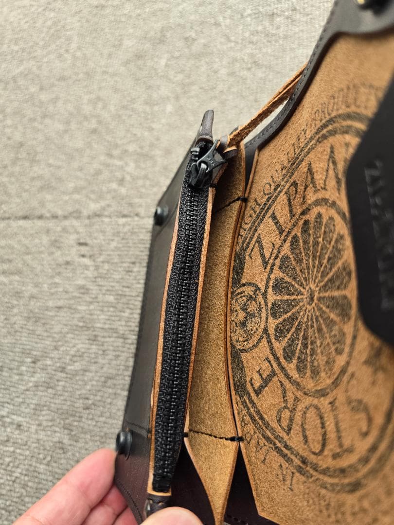 【茶芯革の傑作】大人のミドルトラッカーウォレット-Ambition-