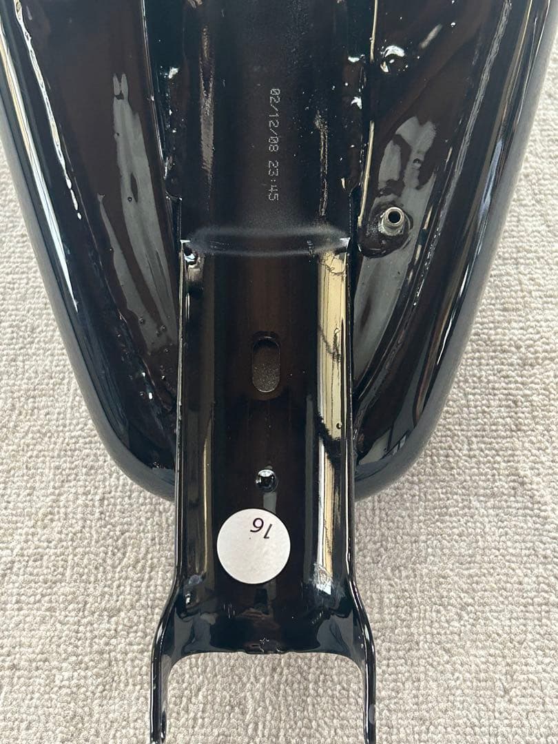 スポーツスターXL883純正タンク ブラック インジェクション用 キャップ付き