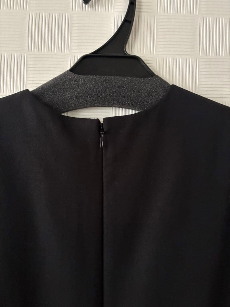 新品タグ付　かぐれ　ストレートワンピース　黒　完売　フォーマル