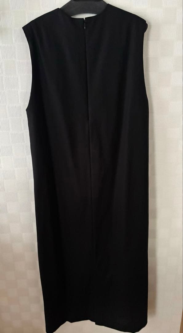新品タグ付　かぐれ　ストレートワンピース　黒　完売　フォーマル