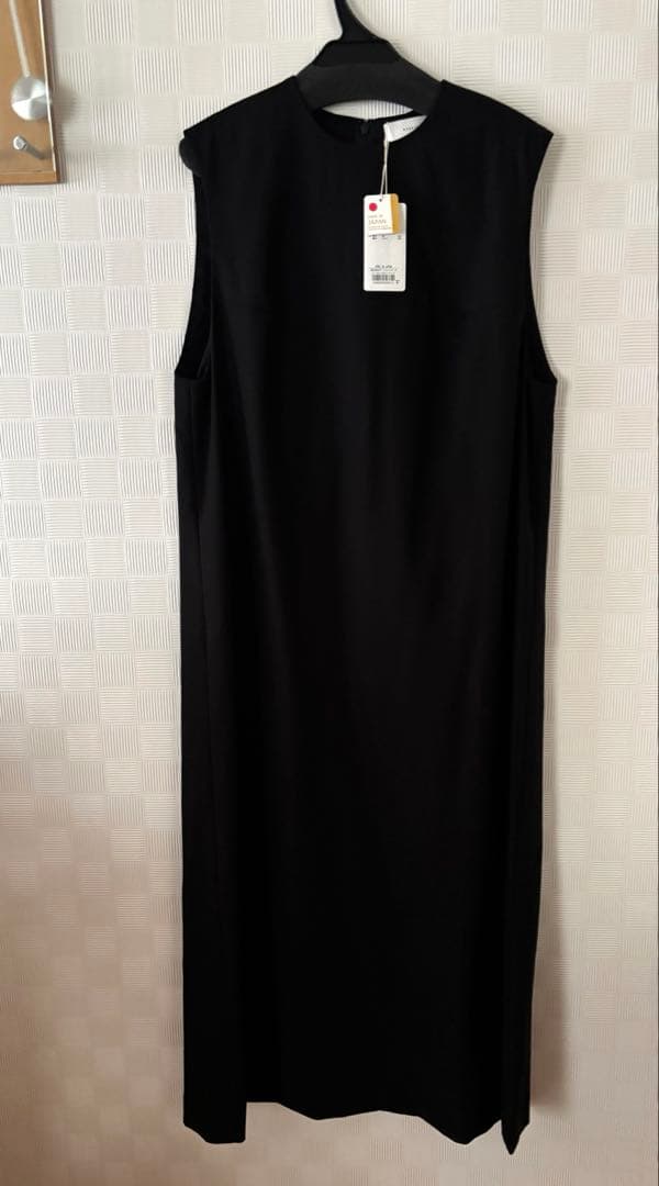 新品タグ付　かぐれ　ストレートワンピース　黒　完売　フォーマル