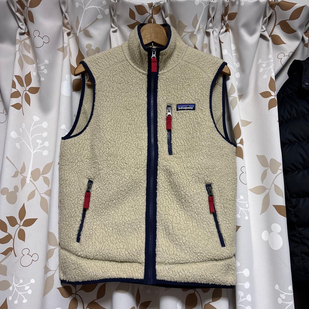 ✨美品✨パタゴニア　レトロ・パイル フリースベスト ベージュ 胸ロゴ　好配色