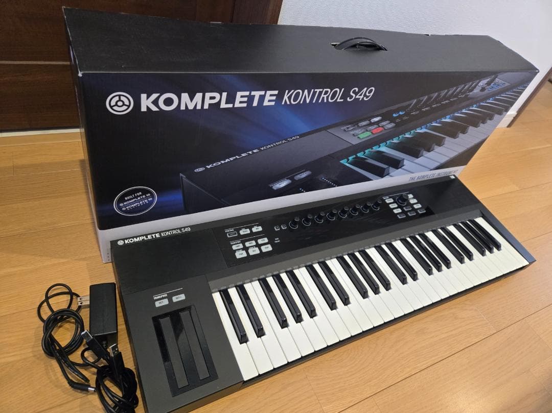 KOMPLETE KONTROL S49 本体