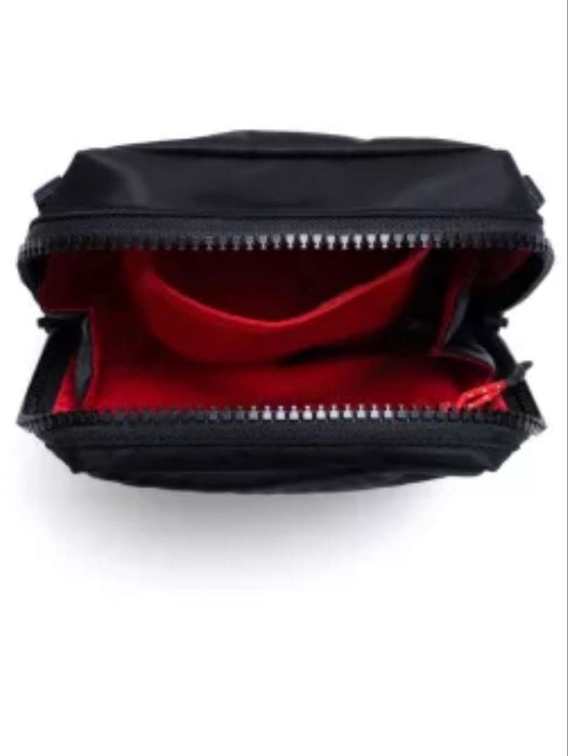 【タグ付き新品】topologie ブラック サコッシュ　ストラップ付年末価額‼️