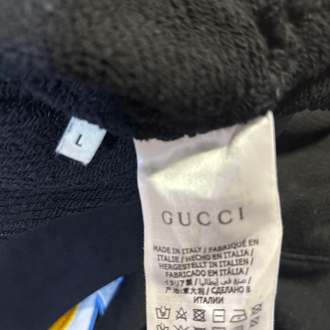 GUCCI ハート柄リンゴ刺繍パーカー