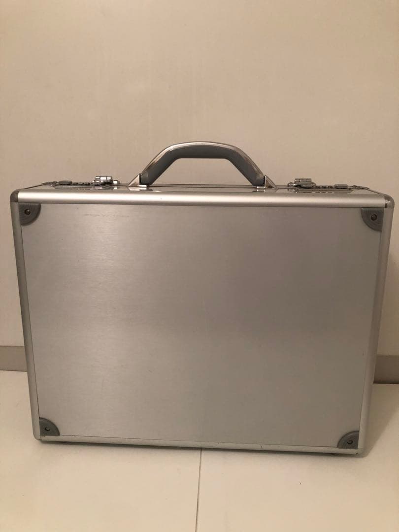 007シリーズ DVD 24枚セットアルミケースムック本付き美品