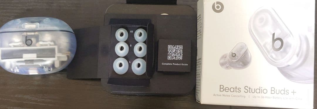 Beats Studio Buds+ クリア