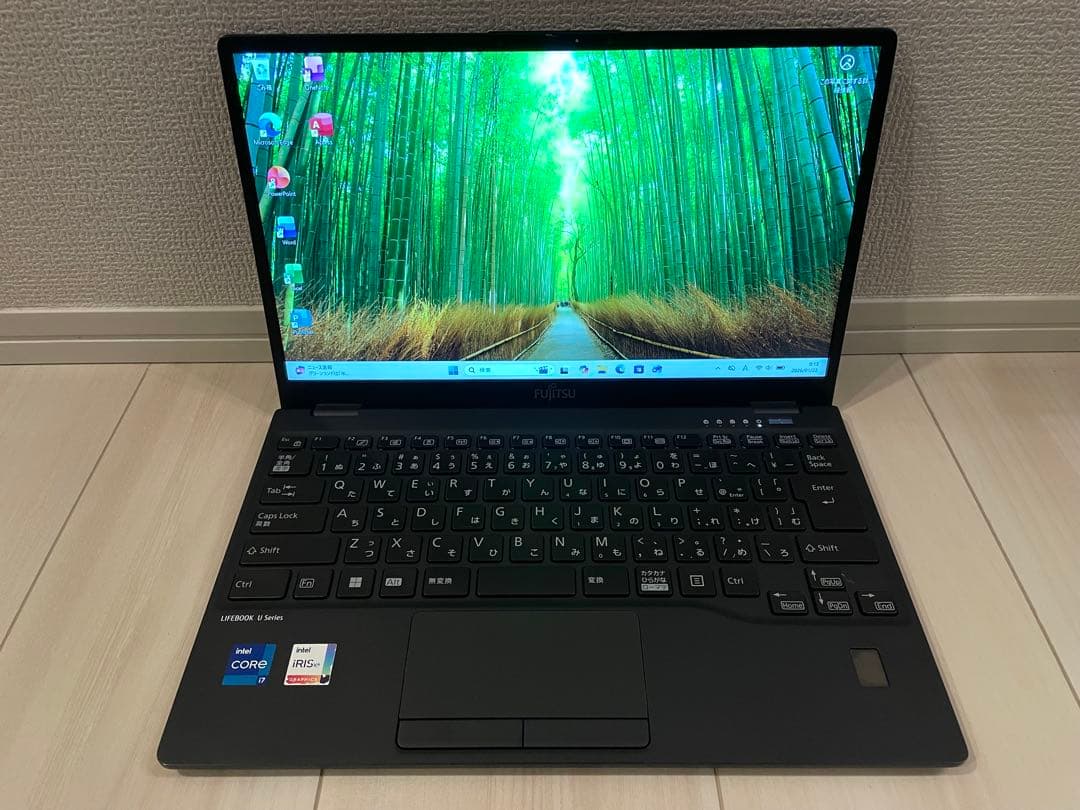 富士通 U9312/J i7 12世代 256GB Office