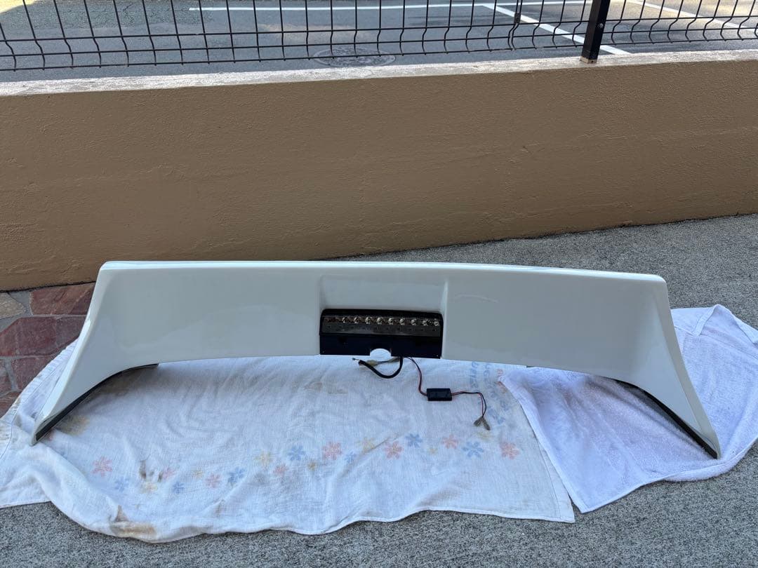 ワゴンR　パールホワイト リアスポイラー VALENTIハイマウント付き