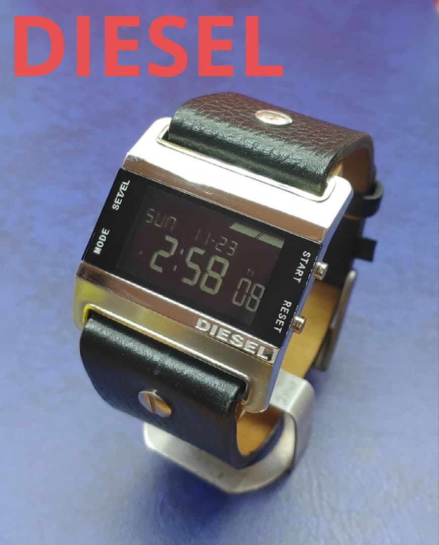 ■DIESEL　時計　稼働品　美品DZ−7081　デジタル　新品電池★