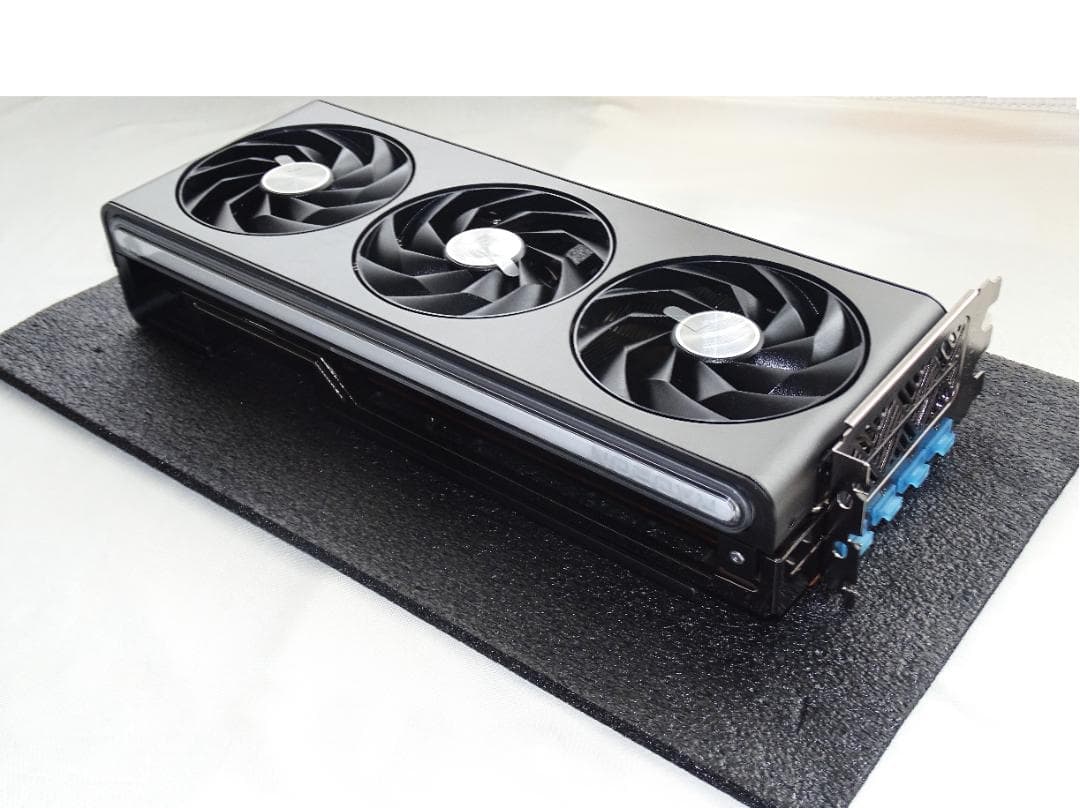 グラフィックボード・グラボ・ビデオカード NITRO+ Radeon RX7800XT GAMING OC 16GB