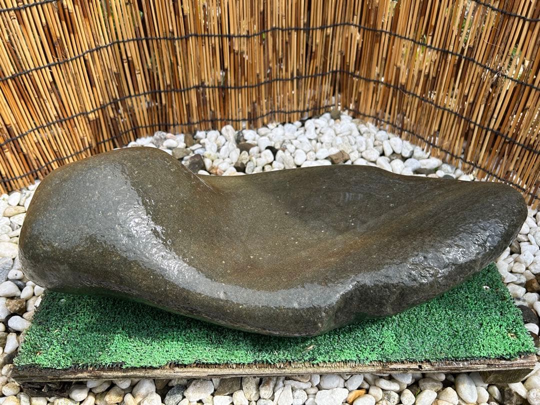 銘石 加茂川『真黒石』(溜まり石)