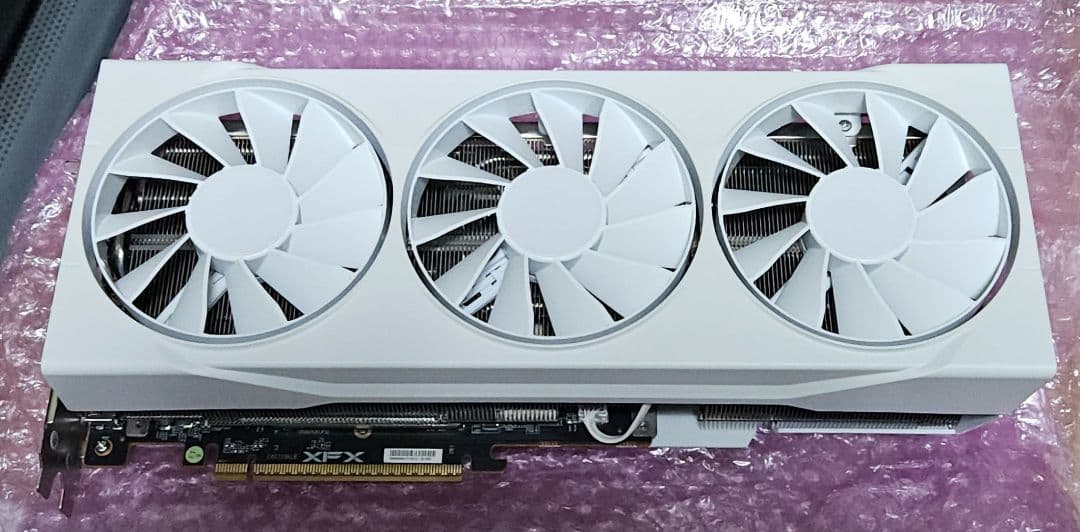 XFX Swift Radeon RX9070XT ホワイト
