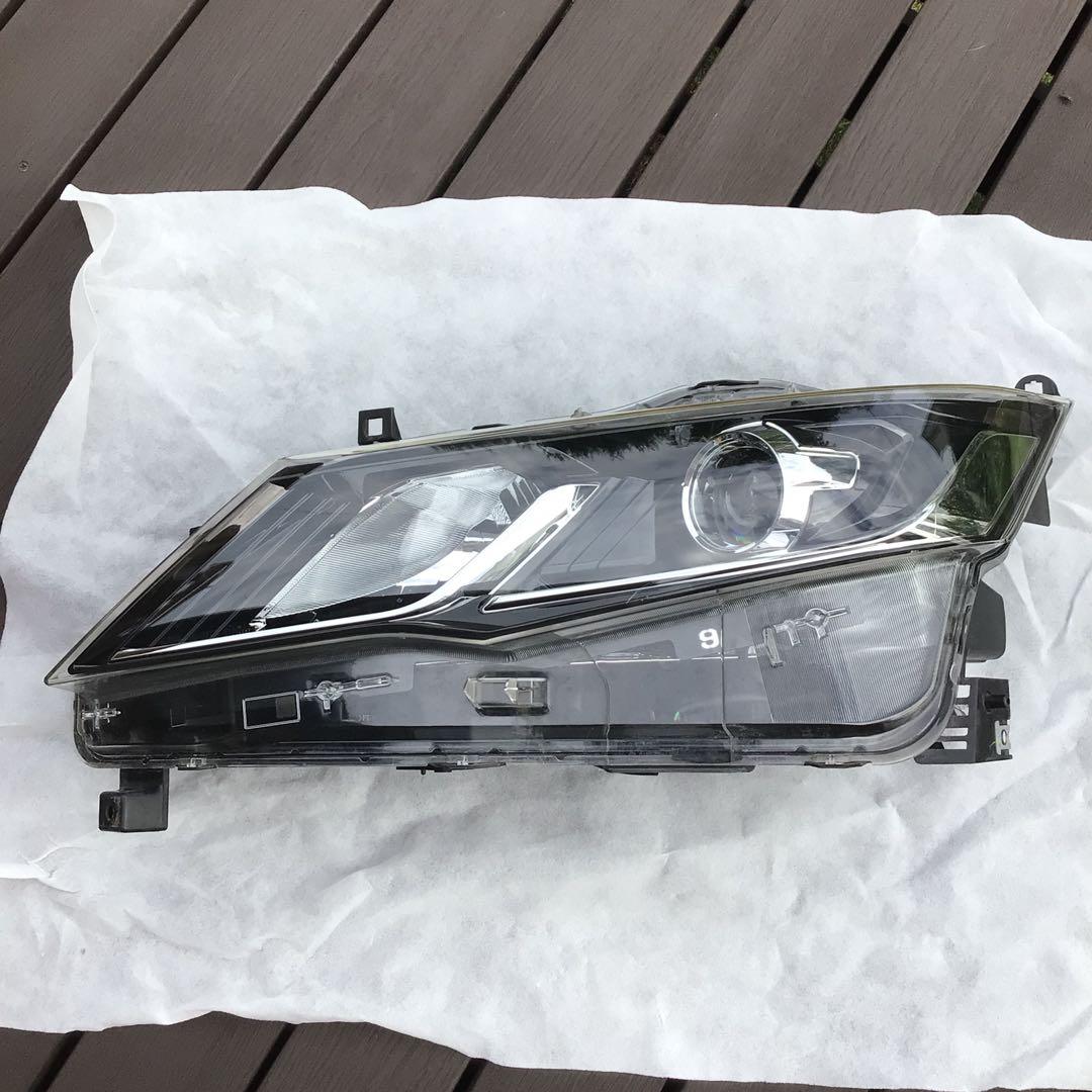 C27 セレナ　左　ヘッドライト