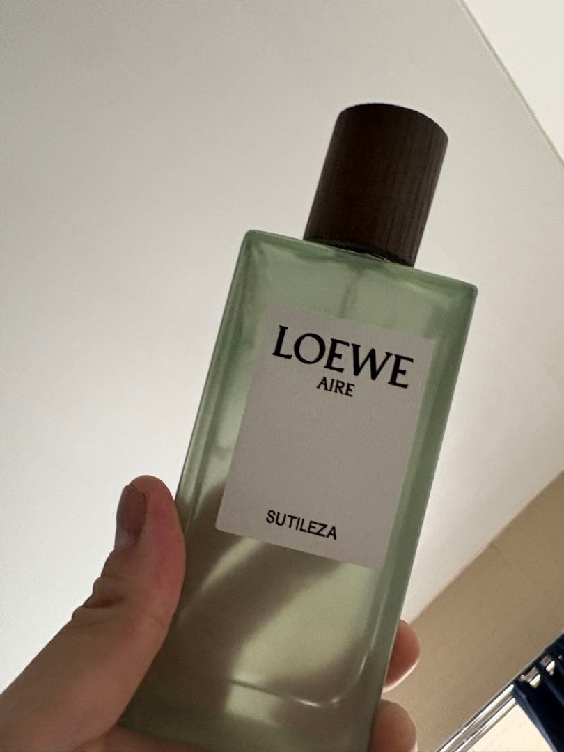 LOEWE AIRE SUTILIZA 香水