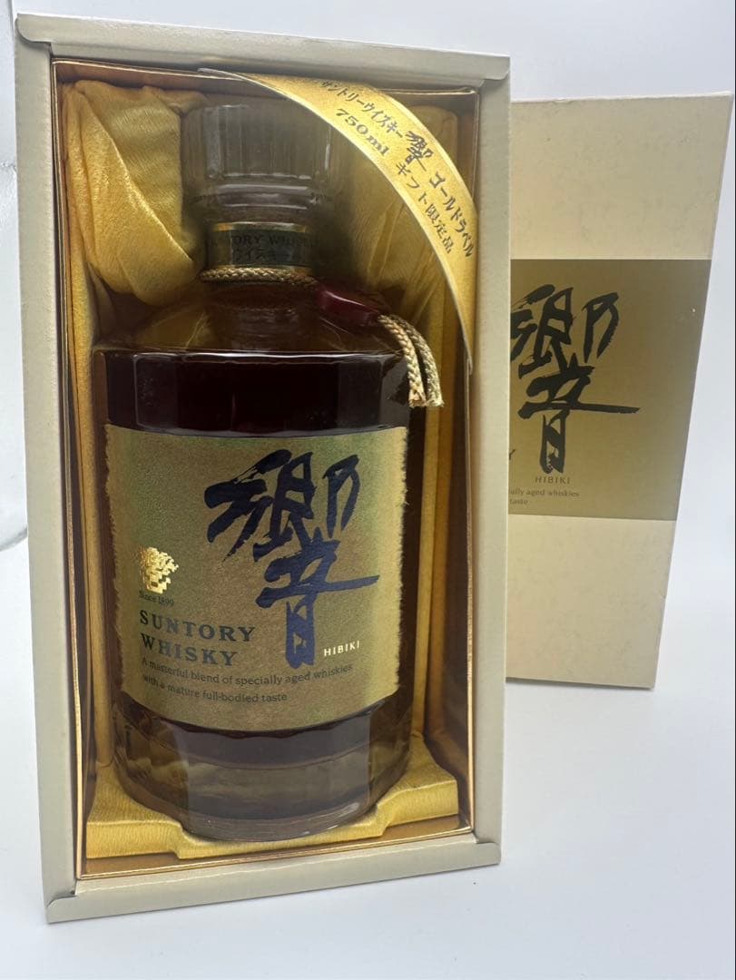 サントリー 響 ゴールドラベル 750ml ウイスキー　SUNTORY