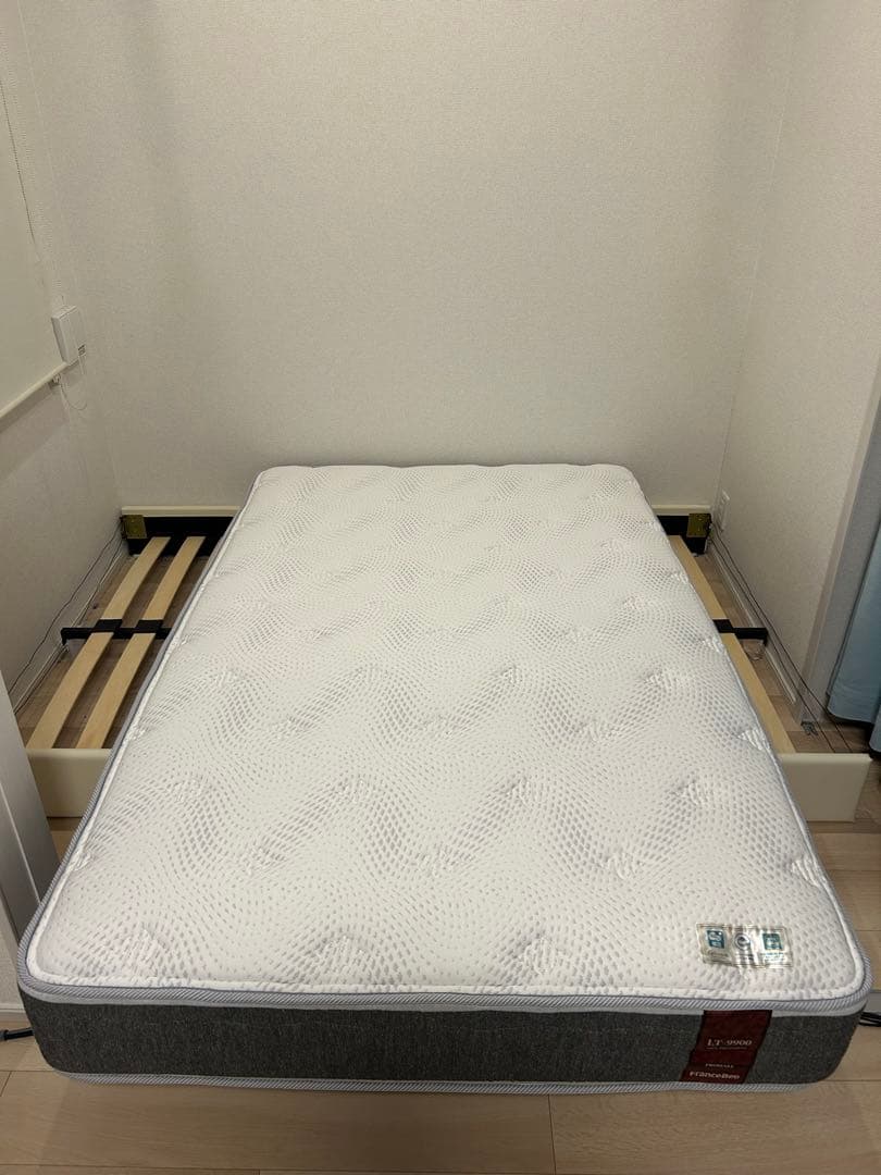 上質美品 フランスベッド製 セミダブルマットレス LT9900PW Mソフト