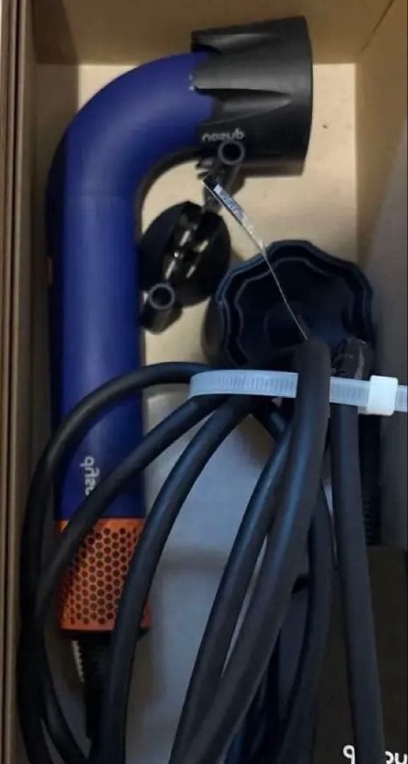 【タイムセール】ダイソンドライヤー　　ブルー