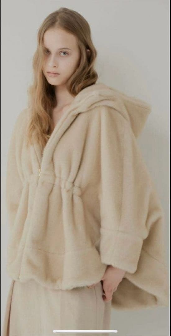 メゾンドドルチェ　ポンチョ　ベージュ