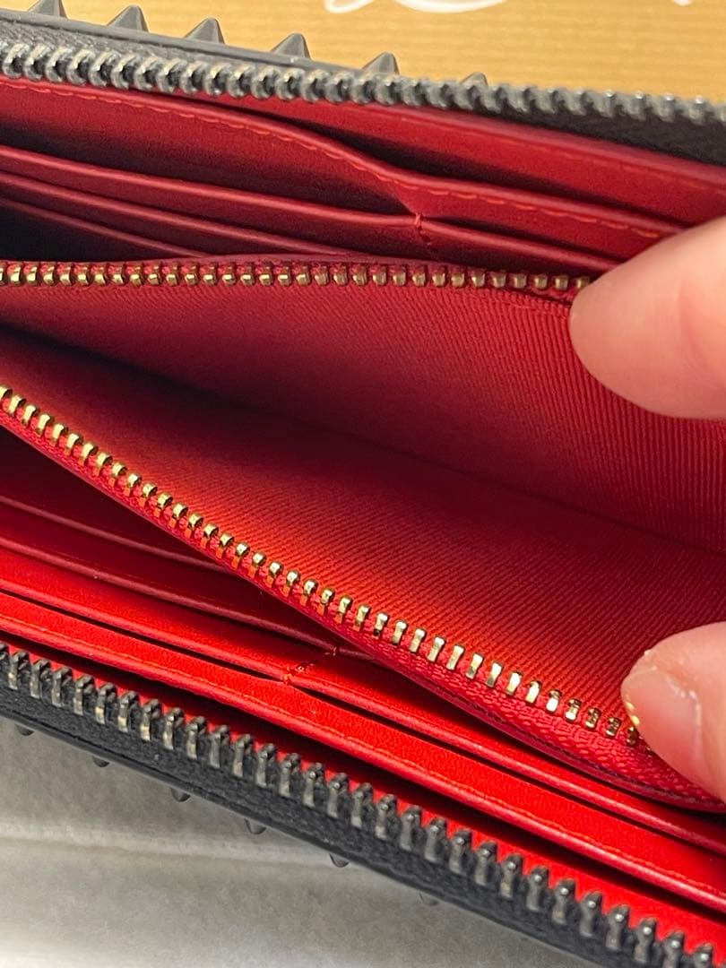 クリスチャンルブタン ラウンドファスナー長財布