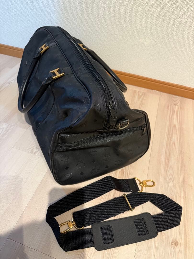 MCM ブラック 総柄ボストンバッグ