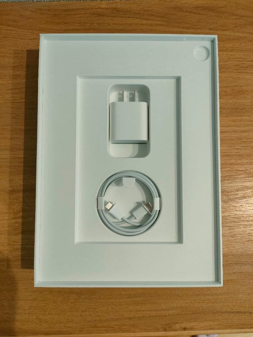 iPad Air 256GB 第5世代 ブルー　フォリオケース付　未使用に近い