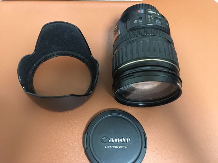 Canon EF28-135F3.5-5.6IS レンズキャップレンズフード付き