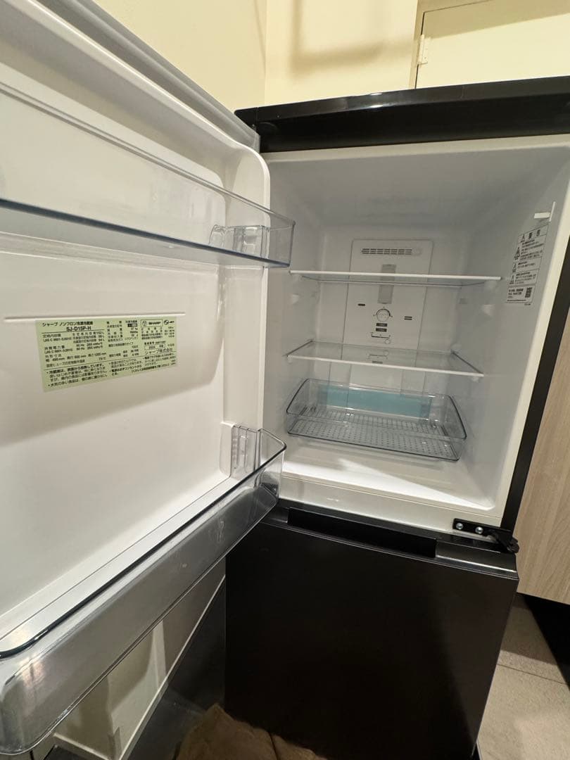 シャープ　SHARP 冷凍冷蔵庫　　　SJ-D15P-H 黒色　152L