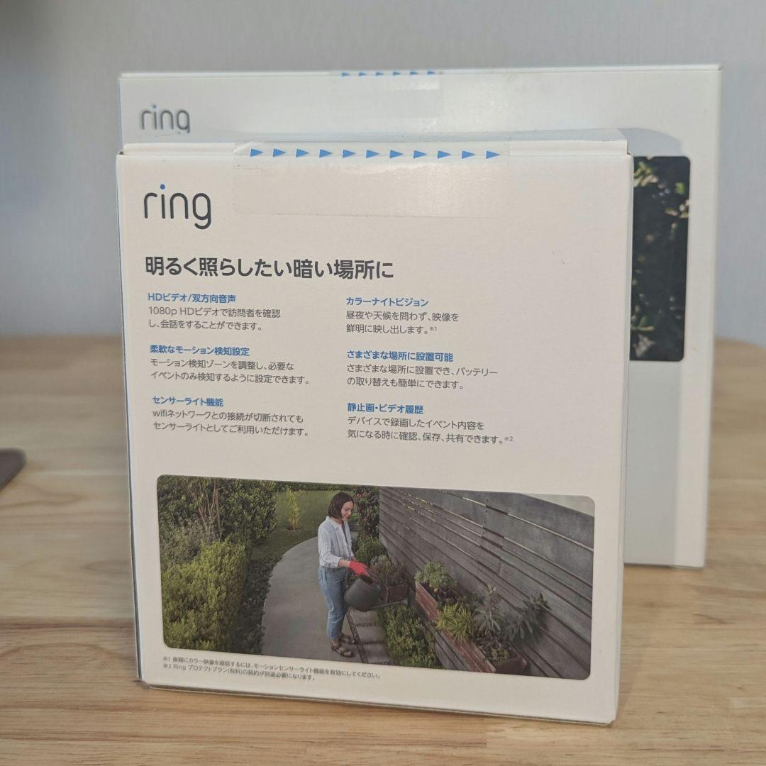 新品 Ring Spotlight Cam Plus + Solar Panel