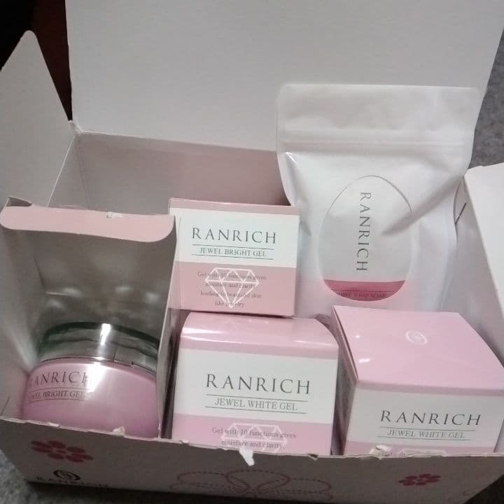 ランリッチホワイトジェル 4個　 卵白soap1個セット値引