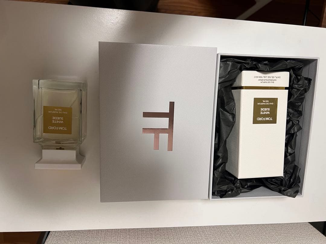 TOM FORD ホワイトスエード オードパルファム スプレイ